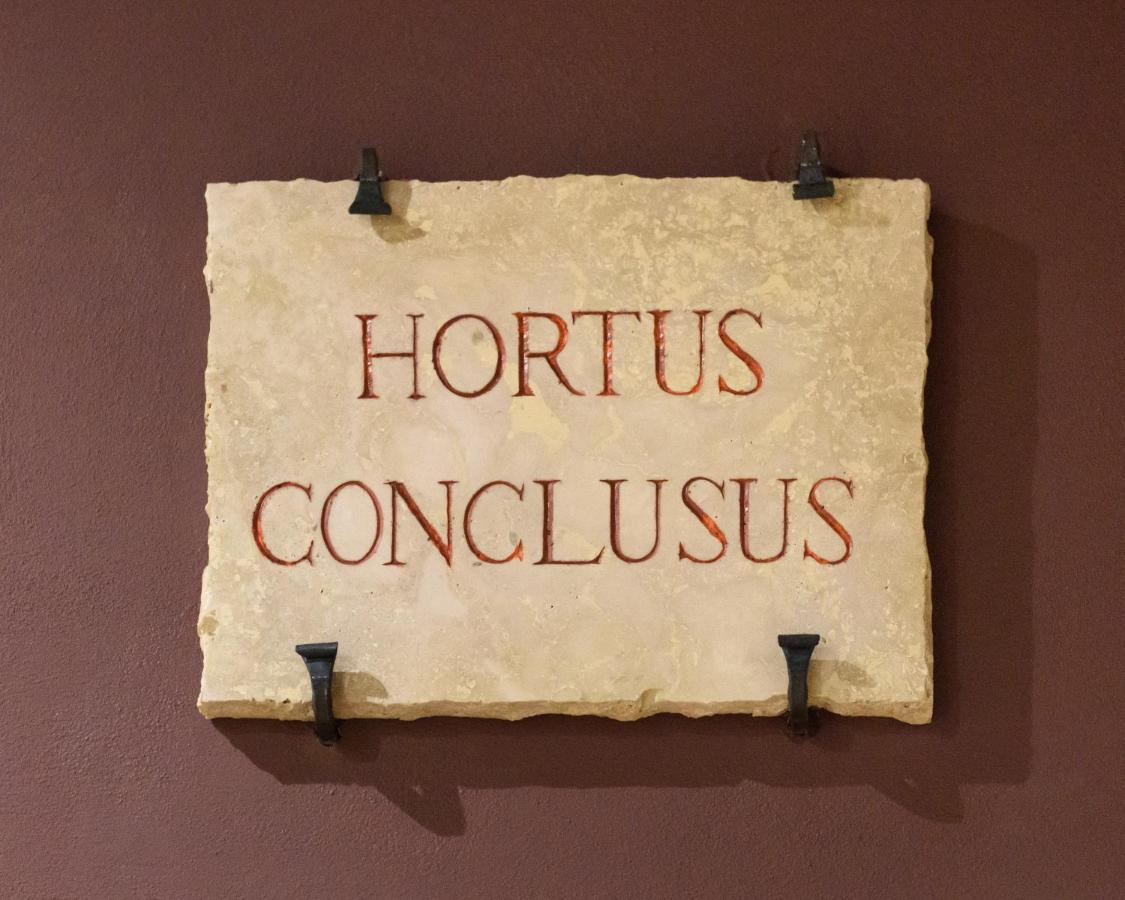 Апартаменти Hortus Conclusus + Free Parking Сієна Екстер'єр фото